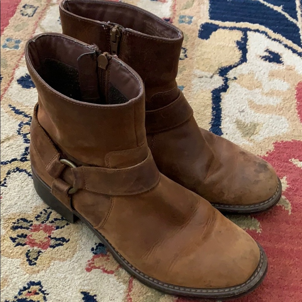 Heeled boots